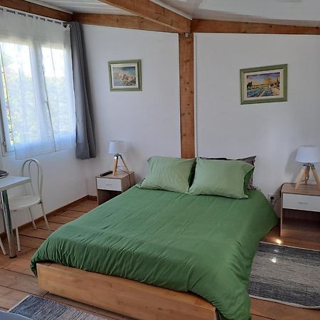 Chambre Basilic 2P, 2 Nuits Max, Dans Petit Chalet 6Km Du Festival De Piano De La Roque D'Antheron Rognes Екстер'єр фото